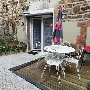 41 Rue De La Roche Auzat-la-Combelle